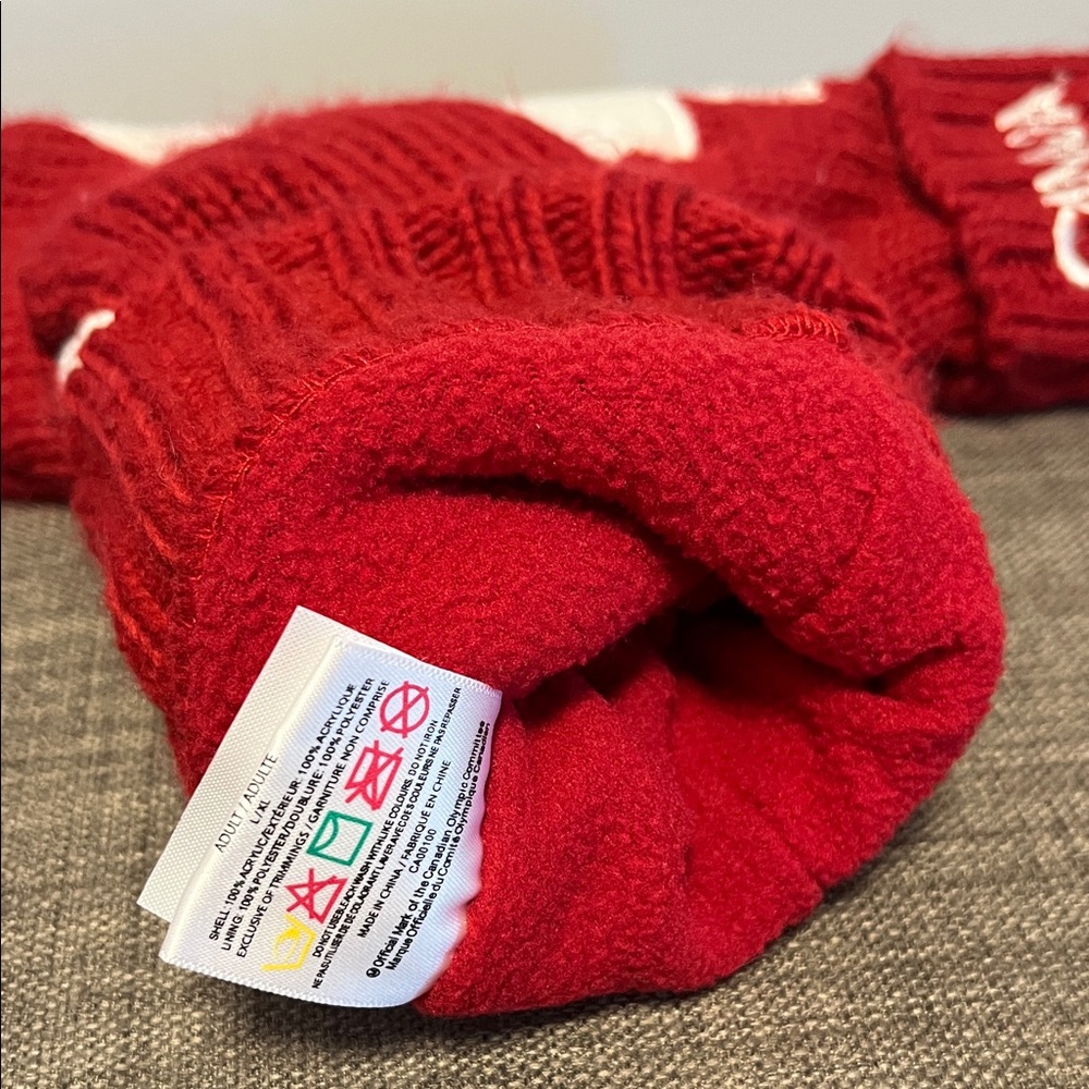 Red Canada Maple Leaf Mittens L-XL - Picture 4 of 5